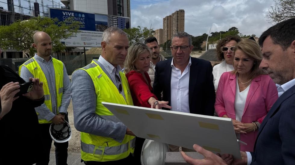 Imagen de Camarero presenta la nueva web del Plan Vive como punto de información y registro único que refuerza la transparencia y el control público de la vivienda