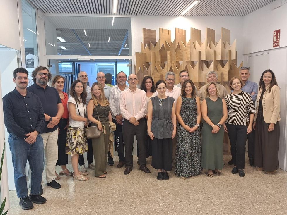 Imagen de Empresas públicas de vivienda de País Vasco, Navarra y Melilla visitan València para conocer el modelo pionero de contratación industrializada del Consell